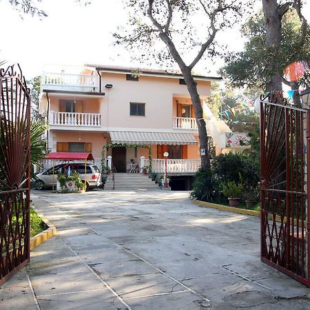 Villa Robinia Massafra Quarto foto