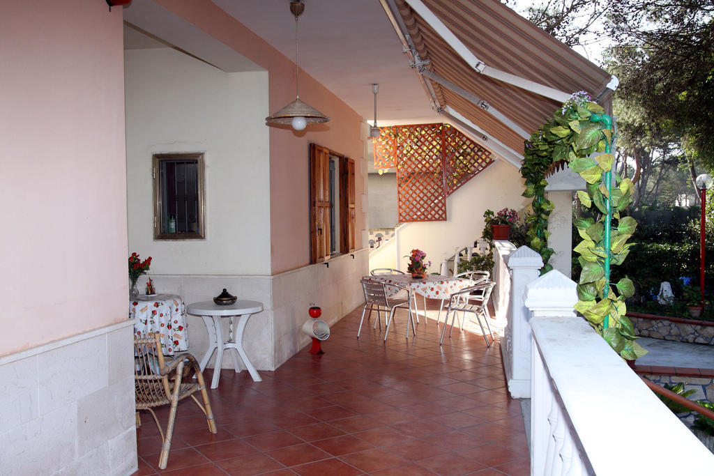 Villa Robinia Massafra Quarto foto