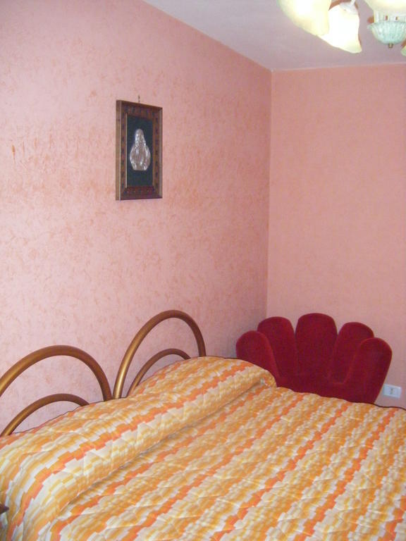 Villa Robinia Massafra Quarto foto